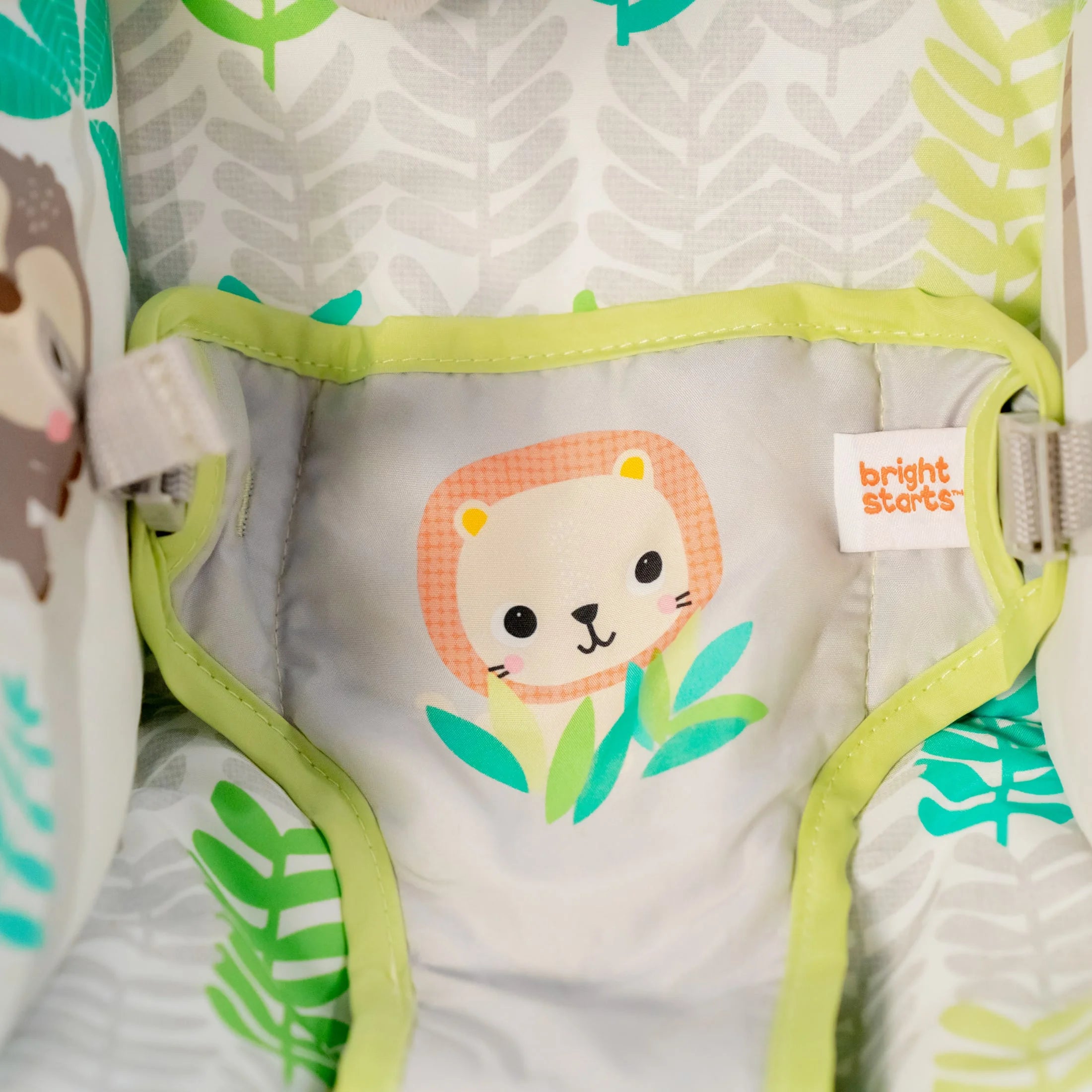 Comfy Baby Bouncer with Vibrating Infant Seat Y538