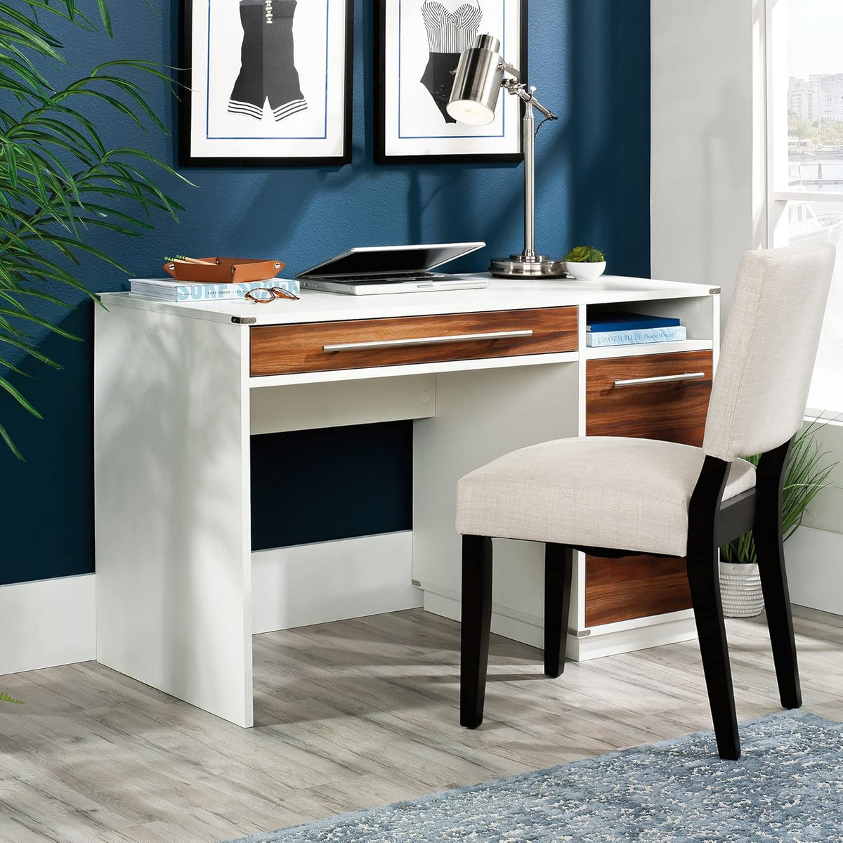 Pearl Oak Finish Desk G482105