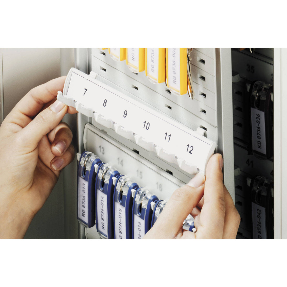 Brushed Aluminum Key Cabinet with 72 Hooks Z3705