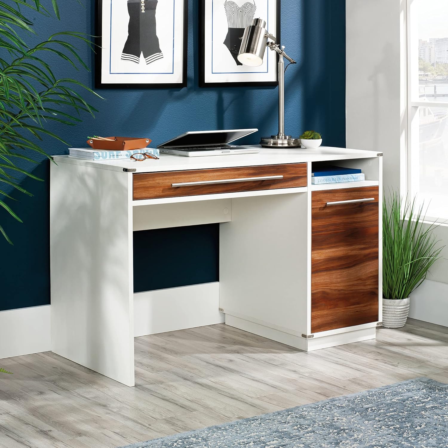Pearl Oak Finish Desk G482105