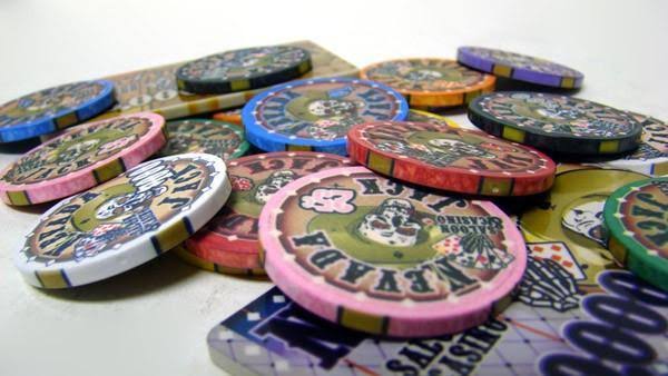 300ct Clay Gaming Chip Set in Carousel O625