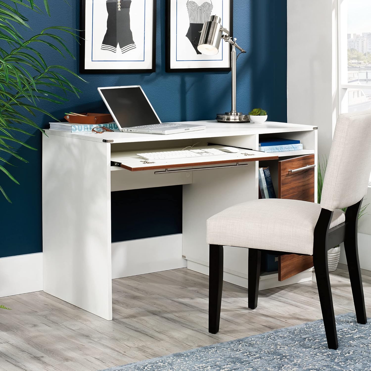 Pearl Oak Finish Desk G482105
