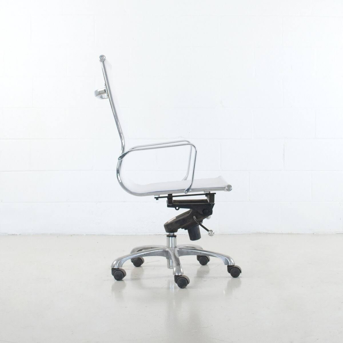 White Highback Ergonomic Mesh Swivel Office Chair E485156