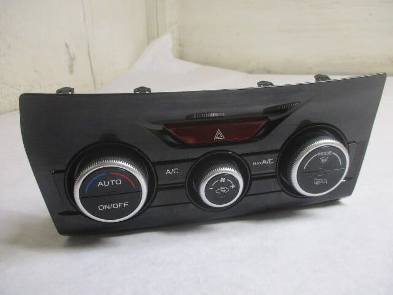 Pre-Owned 2022 Subaru Forester Automatic Climate AC Heater Control R313