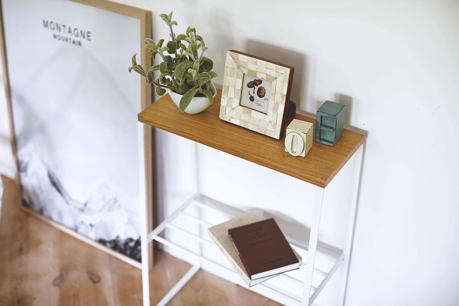 White Narrow Room End Tables Q10520