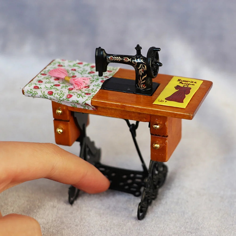 Metal Mini Dollhouse Sewing Machine Decor U439