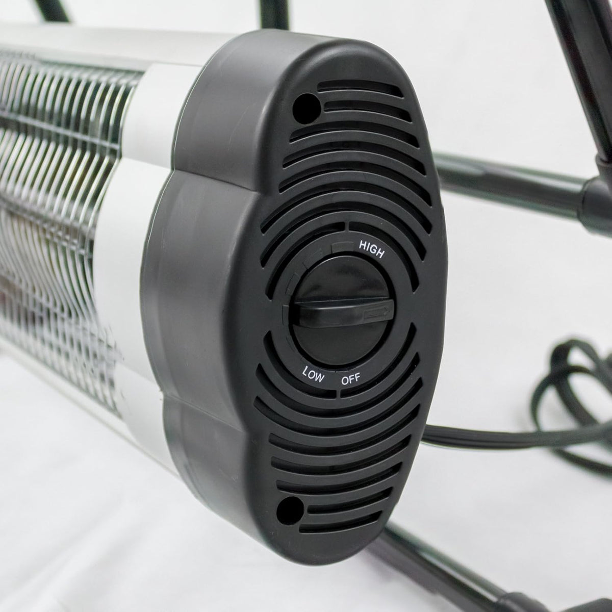 Black 1500 Watts Electric Heater with Ground Cage Y637
